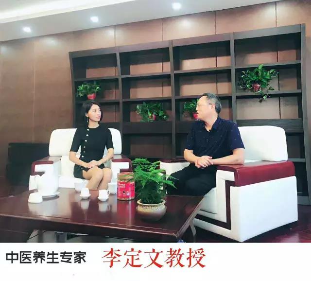 中醫(yī)養(yǎng)生專家談“三伏天”食療養(yǎng)生秘訣，細(xì)莫紅糖堅(jiān)果茶為貼心美食。